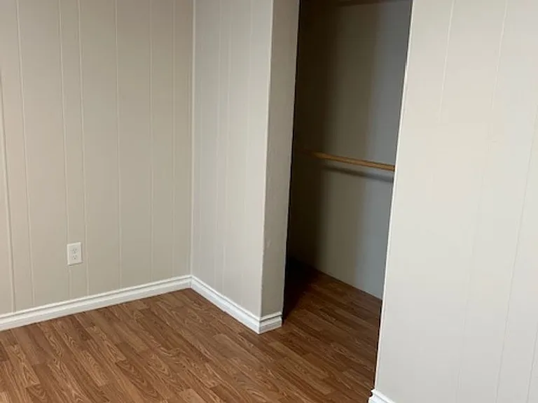 934 Custer Ave — Photo 10