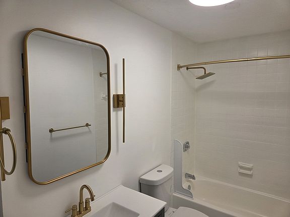 4th image of 1000 Lexington St APT 42