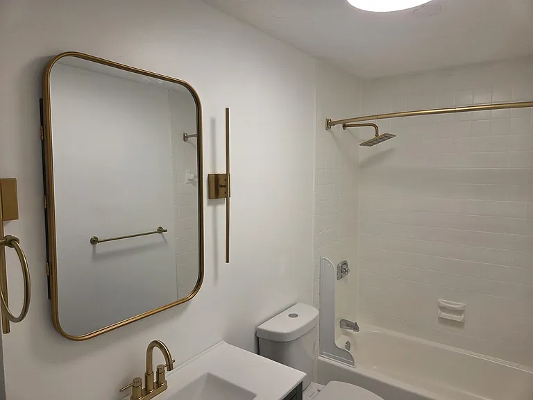 1000 Lexington Street — Photo 4