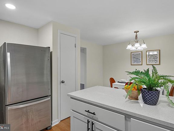 5th image of 6419 Grafton Garth Ct