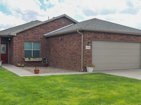 1835 Dillon Wood Dr, Portales, NM 88130