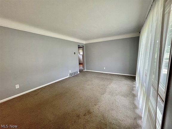 4th image of 6807 Middlebrook Blvd