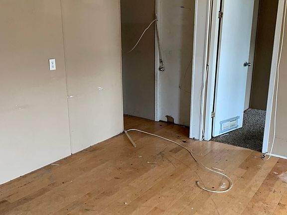 3rd image of 5130 E 21st St