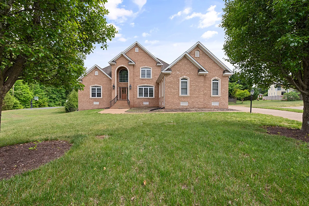 Building Photo - 2701 Logan Estates Run