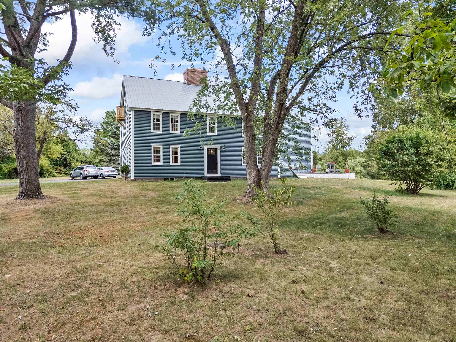 4 bed, 2.5 bath, 2488 sqft, $5,000 — Photo 2