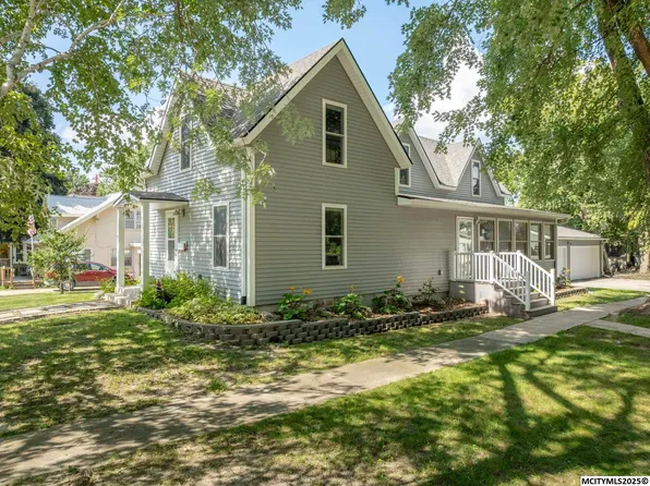 400 N 5th St, Clear Lake, IA 50428