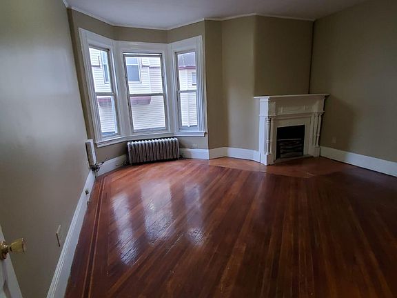 4th image of 71 Lenox Ave #B2