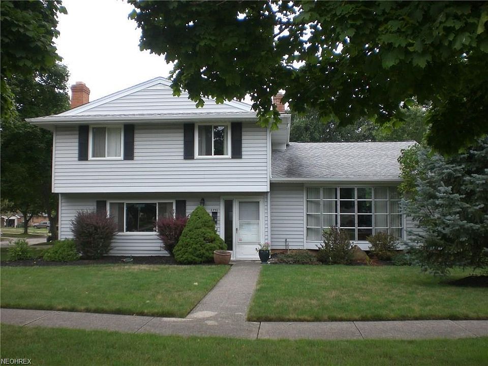 Front of home at purchase 17