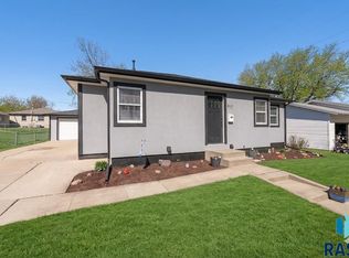 917 S Stephen Ave, Sioux Falls, SD 57103