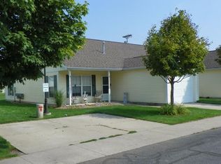 1880 Maplewood Square Ct SE, Lowell, MI 49331