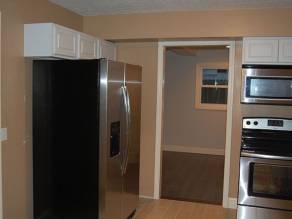 2nd image of 211 Preston Est