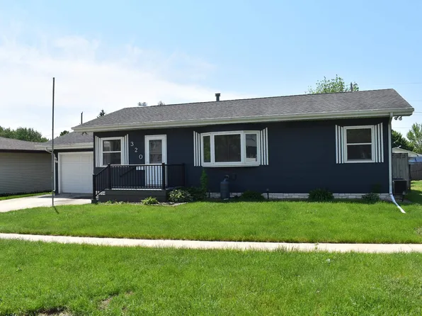 320 Oak St, Osage, IA 50461