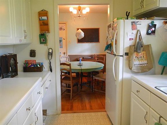 5th image of 2110 Woodlea Dr