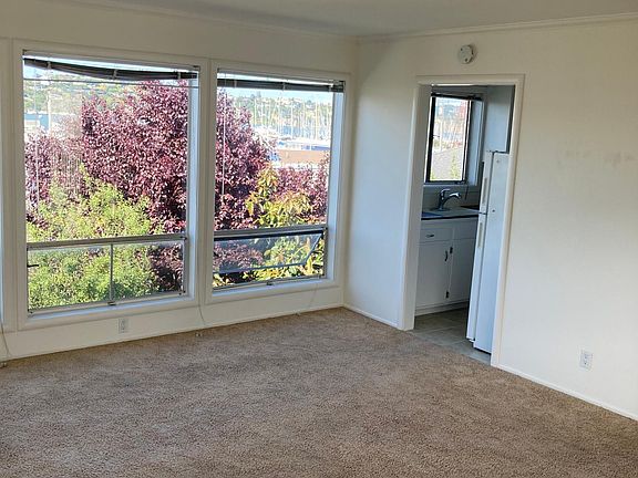 4th image of 206 Caledonia St APT 18