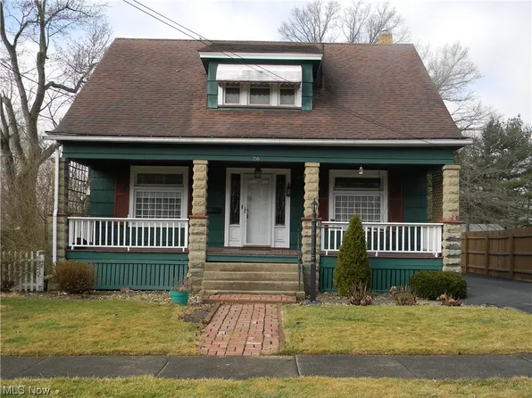 26 Hartzell Ave, Niles, OH 44446