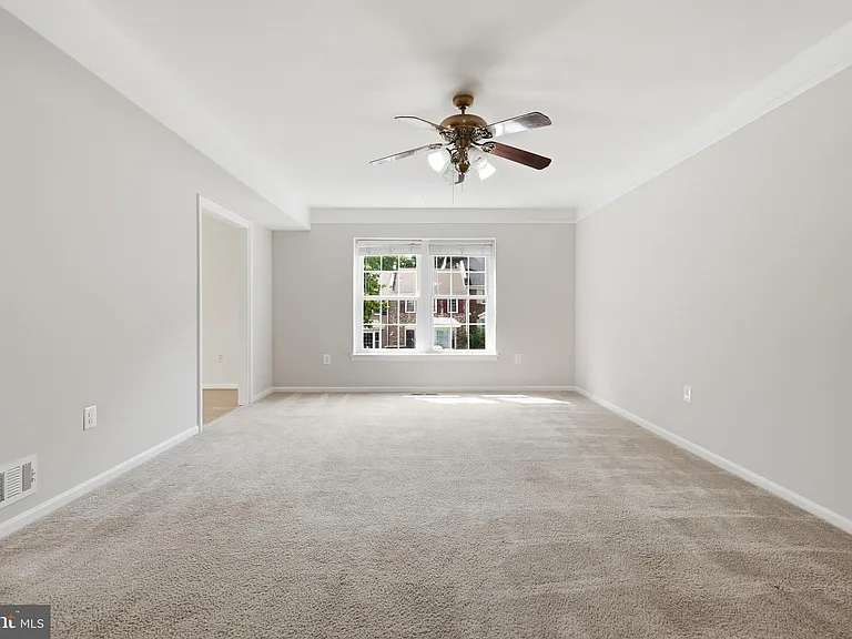 8031 Sleepy View Ln — Photo 10