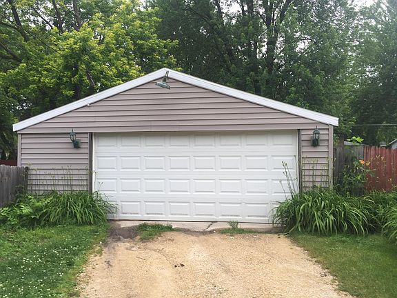 2 car garage 