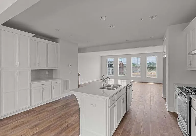 3225 Parade St — Photo 10
