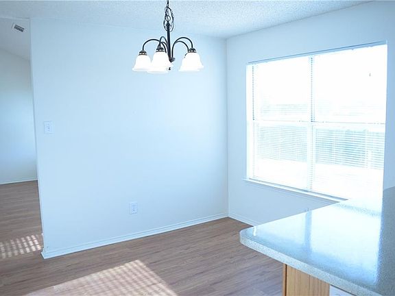 3rd image of 701 Montana Ct S