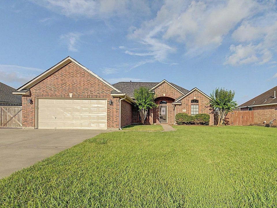 1st image of 1015 Cardinal Dr