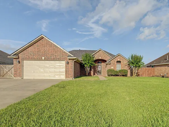 1015 Cardinal Dr, Richwood, TX 77566
