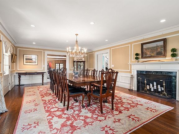 5th image of 570 Bridge St