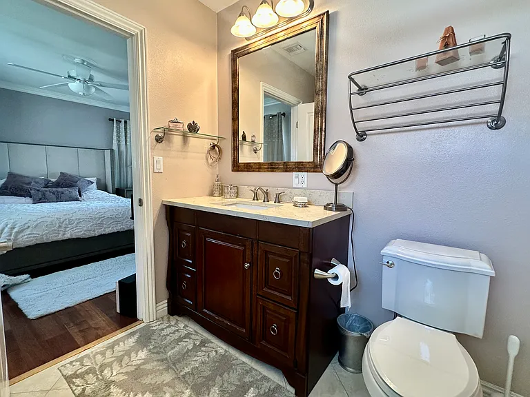 2048 N Screenland Dr — Photo 20