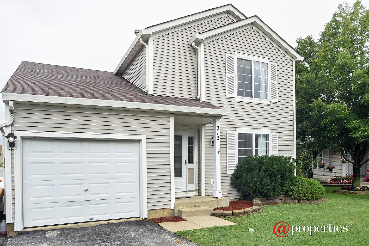 212 Churchill Ct photo 1