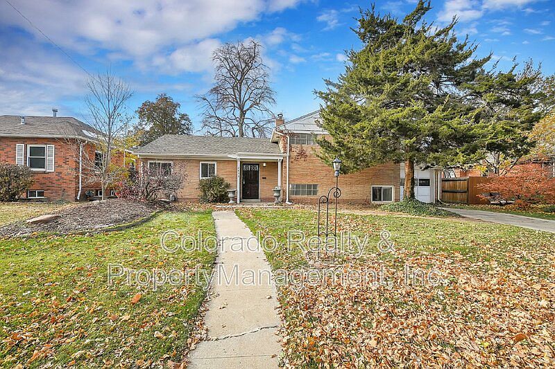 1st image of 2853 N Glencoe St