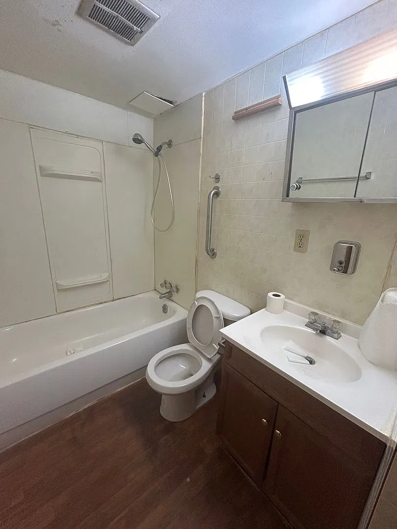 One and Two Bedroom Units located at 507 Grand Ave in Rothschild — Photo 2