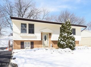 7830 Chestnut Ave, Woodridge, IL 60517