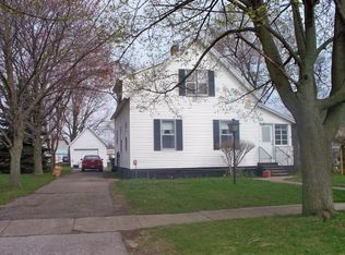 112 S Division St, Spring Lake, MI 49456