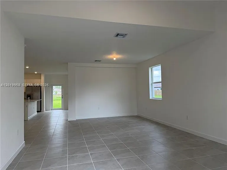 2384 SE 29th Dr — Photo 3