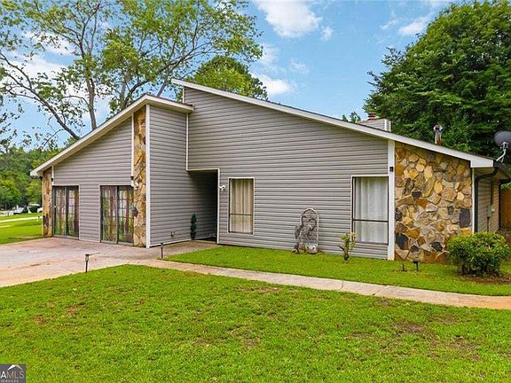 3rd image of 8847 Wellston Ct