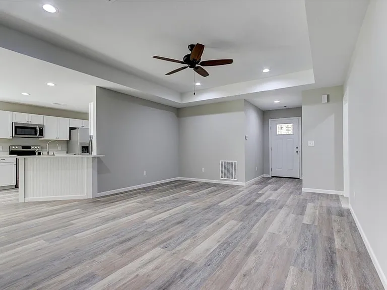 203 Elysian Hills Dr — Photo 5