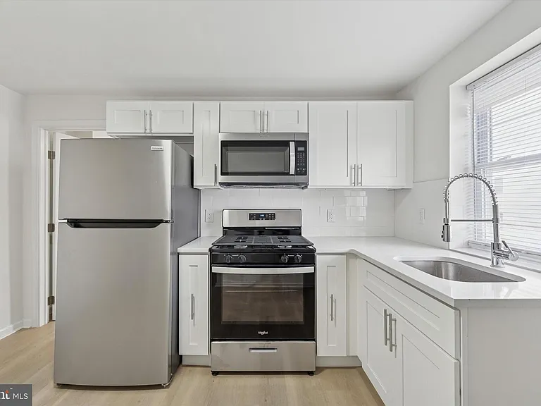1626 N 17th St #301 — Photo 3