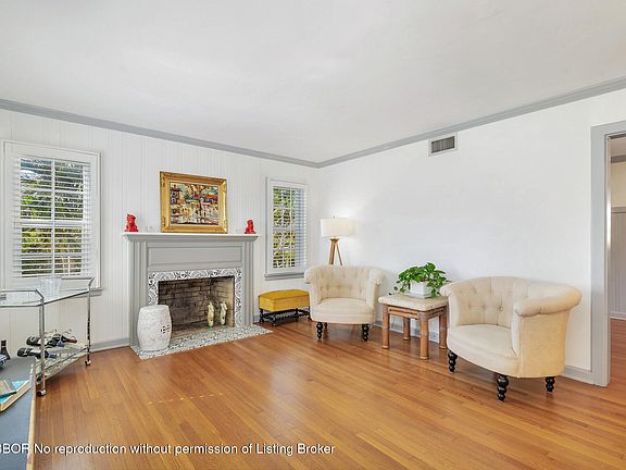 4th image of 4211 Washington Rd