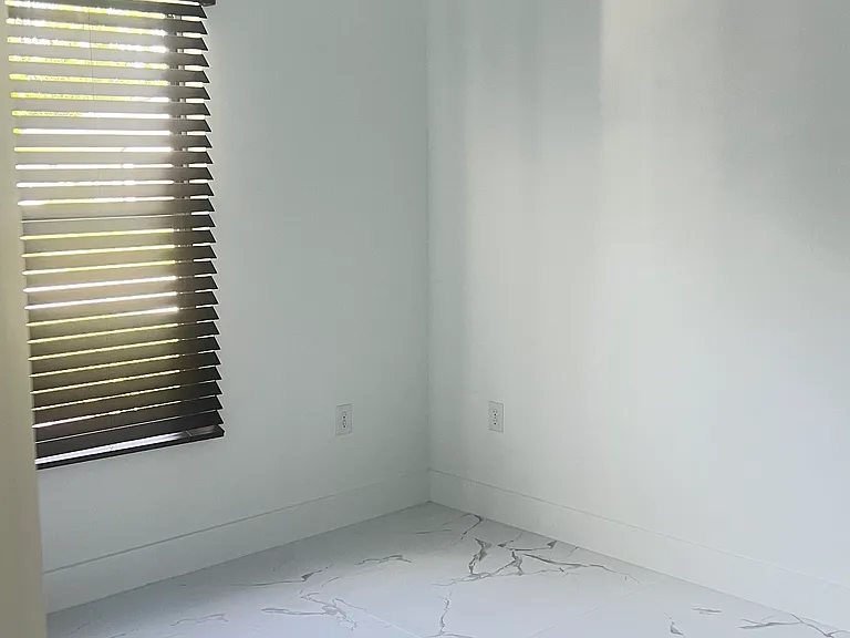 2423-2423 Lantana Ave #1 — Photo 12