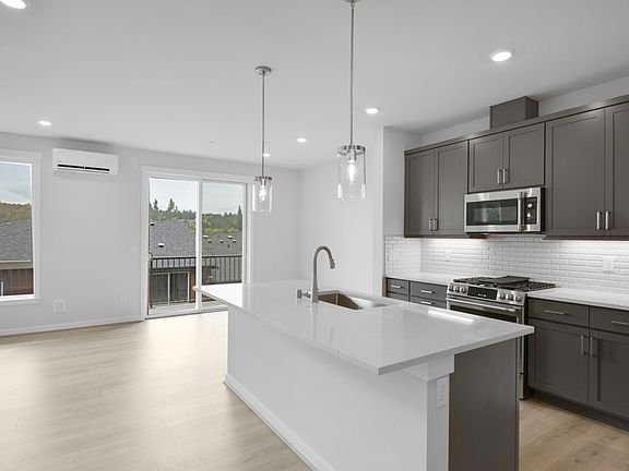 4th image of 13211 NE 127th Way Unit E