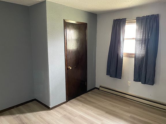5th image of 107 W Pine St
