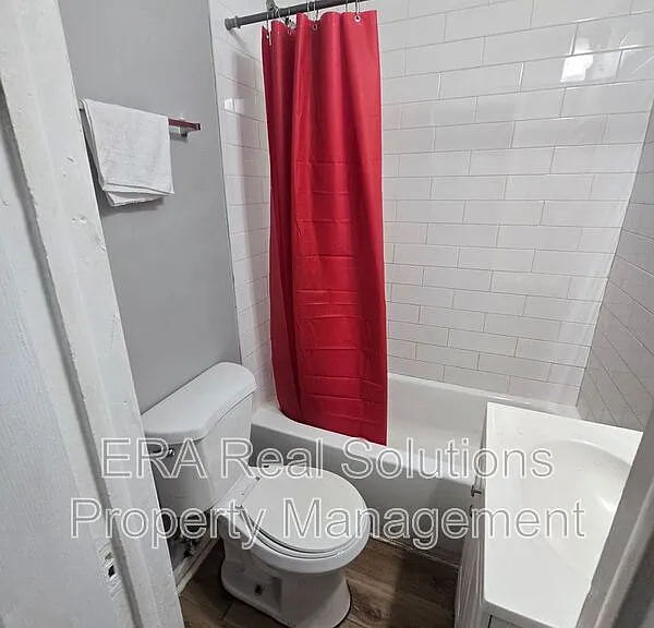 361 S Harris Ave #A — Photo 9