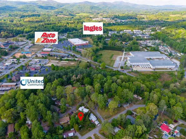 23 Nuthatch Rd, Hendersonville, NC 28792