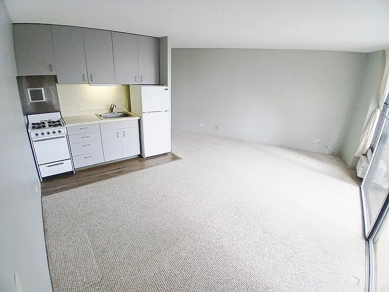 750 Amana St #211 — Photo 2