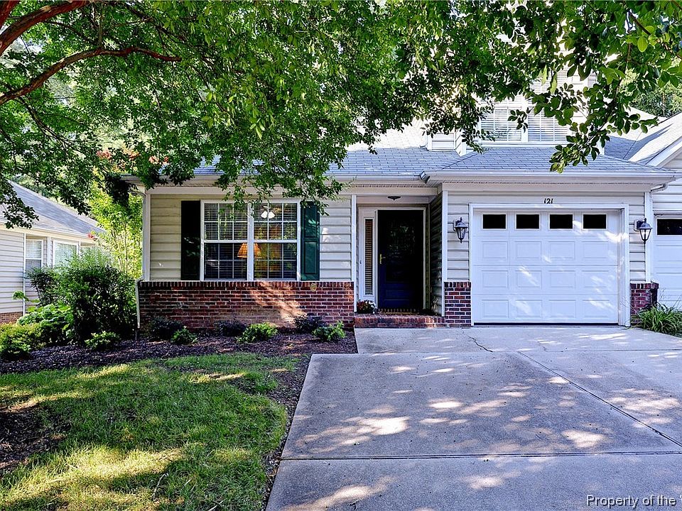 1st image of 121 Bastille Ct