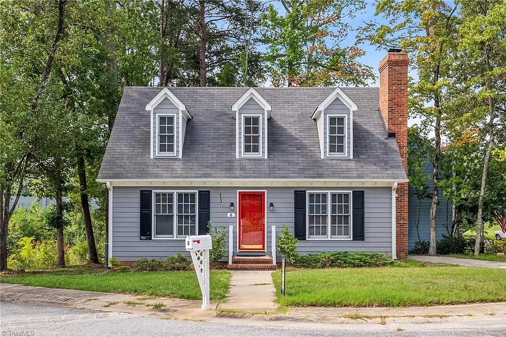 3 bed, 2.0 bath, $1,700 — Photo 1
