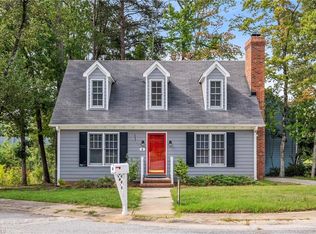 8 Barrett Pl, Greensboro, NC 27455