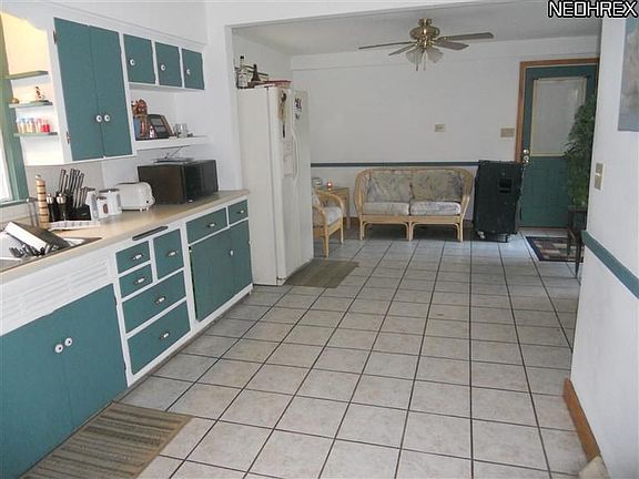 4th image of 2212 Normandy Dr