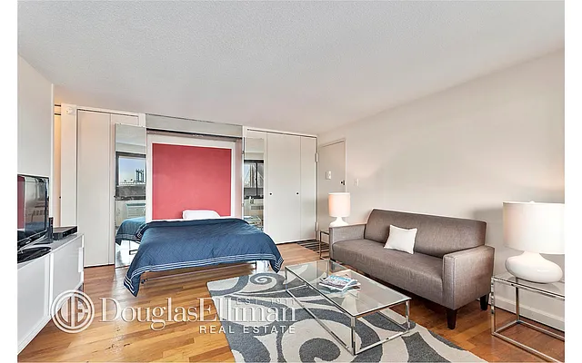 Rented by Douglas Elliman | media 15