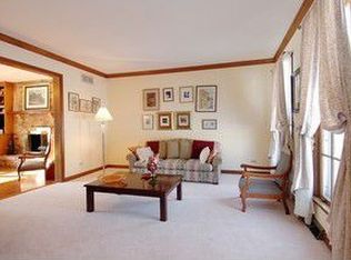 730 Longfellow Dr, Wheaton, IL 60189