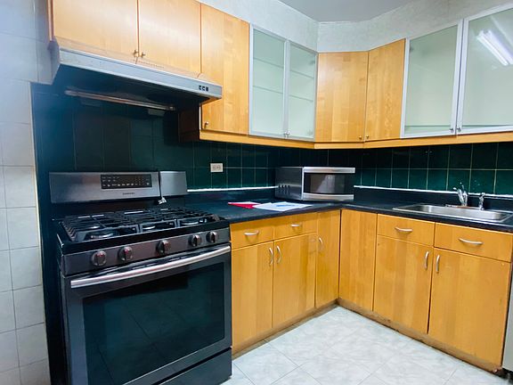 5th image of 140 E 56th St APT 5F